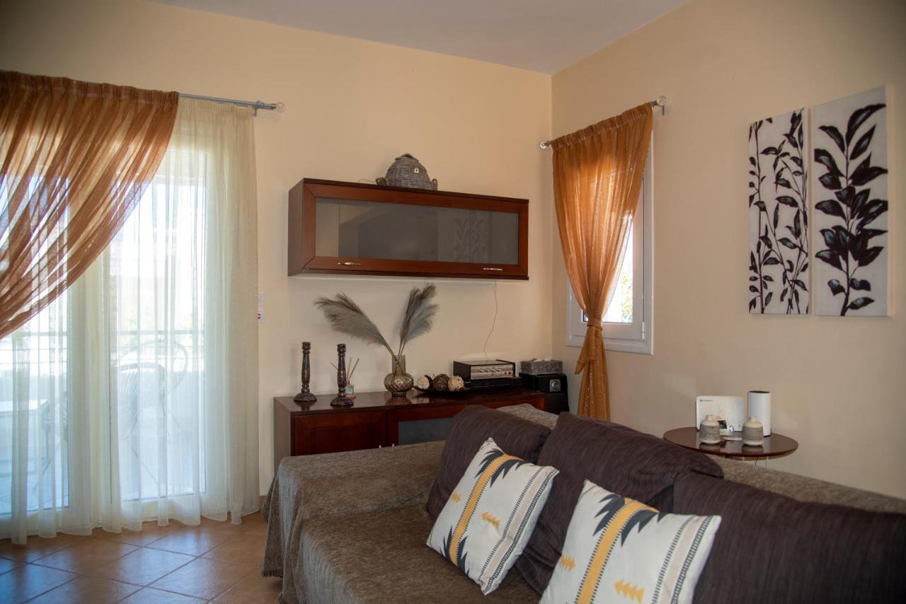Vrahati Dimitris Corinthian Villa מראה חיצוני תמונה